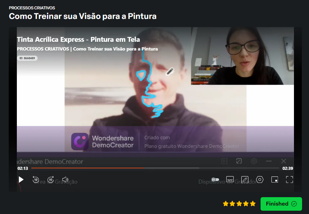 Aula prática do curso Acrílica Express, com a tela em andamento