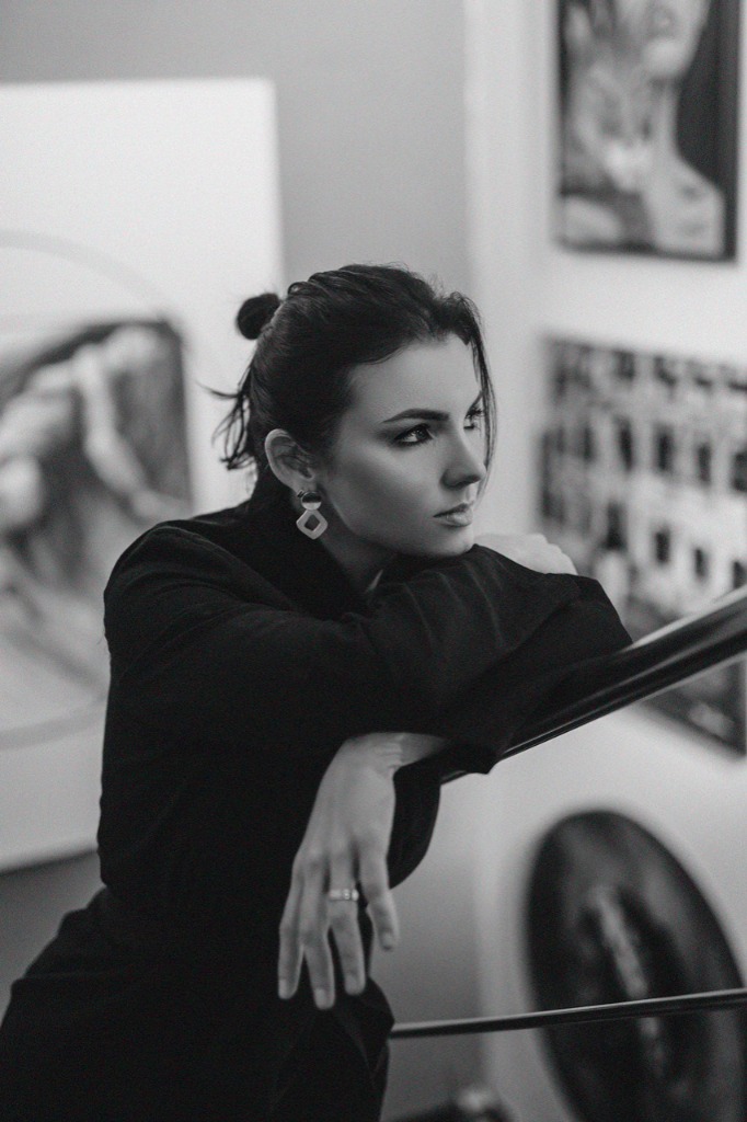 Lari Namaste, artista plástica