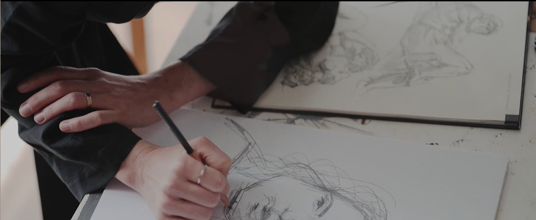 Sketch de figura humana sendo construído